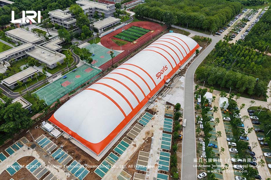 气膜体育馆校园施工现场