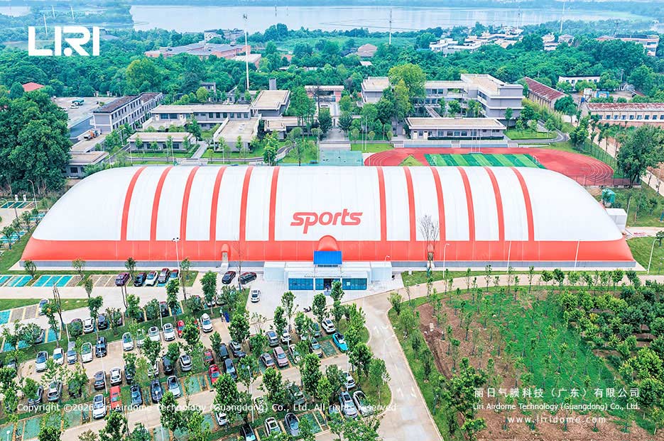 校园气膜体育馆正面全景