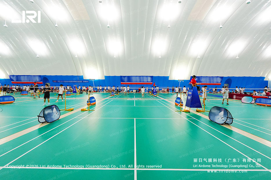 学校气膜体育馆羽毛球场